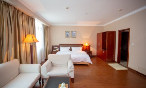 Longhai Liangyou Hot Spring Hotel