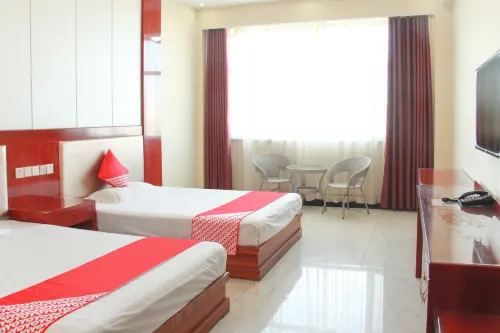 Golmud Longpeng Business Hotel