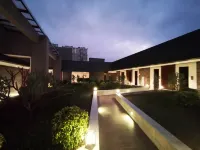 Yunfu Xinxing Xiangshun Junzhou Hotel
