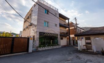 Gongju Ein Haus