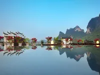 聽月樓民宿(陽朔十里畫廊店) 十里畫廊-月亮山附近的飯店