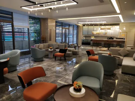 Novotel Xi an The Bell Tower Hotel Отели рядом с достопримечательностью «Yong Ning Gate»