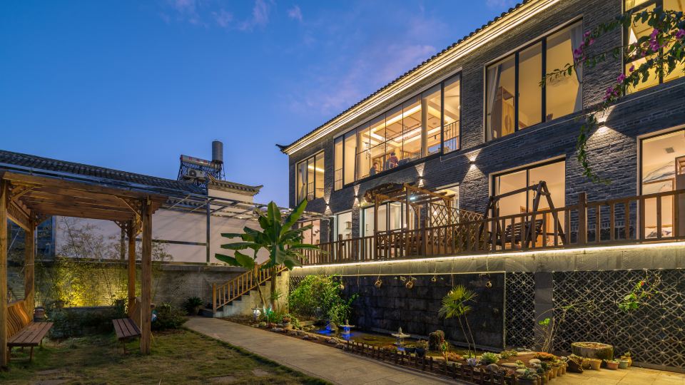 Tengchong Xinyaxuan Panoramic Resort Inn