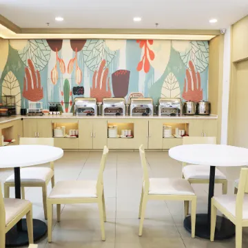 HanTing Hotel (Fengcheng Fenghuangshan)