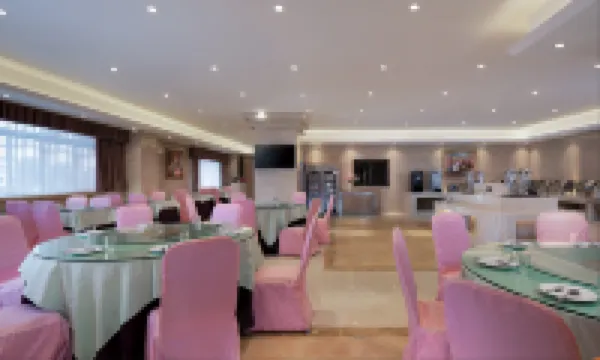 Vienna International Hotel (Shaoyang Dahan Pedestrian Street)