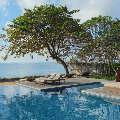 Maya Sanur Resort & Spa Отели рядом с достопримечательностью «Пляж Пенджембак»