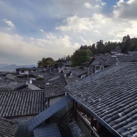 Pingju Scenic Inn (The Old Town of Lijiang Sifang Street)