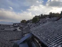Pingju Scenic Inn (The Old Town of Lijiang Sifang Street) - pemandangan pegunungan