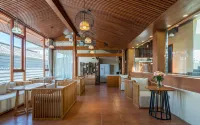 Lanyue Li·Linggan Senyang Natural Ore Hot Spring Resort 360° View Beautiful Stay (Heshun Branch) - Parking