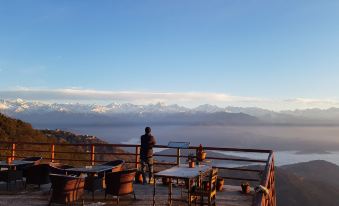 Everest Manla Resort