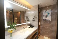Ramada by Wyndham Zhumadian West Station Hôtels à : Zhumadian