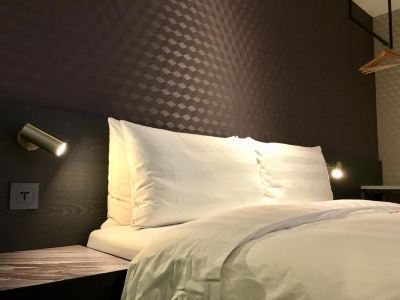 スタンダードダブルルーム(窓なし) シティ スイーツ 桃園 ゲートウェイの写真