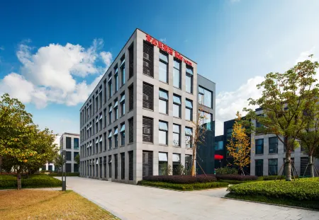 Ibis Hotel (Hangzhou Future Technology City Haichuangyuan)