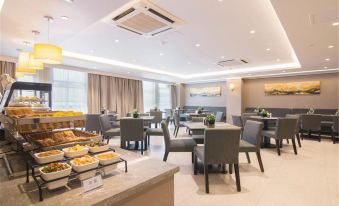 Home Inn Plus (Dongying Wanda Plaza)