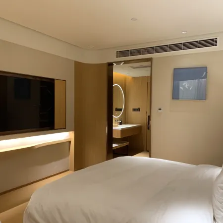 JI Hotel (Zhenjiang Railway Station South Square)