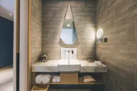 Atour Hotel (Jiangyin Binjiang Middle Road Sports Center)