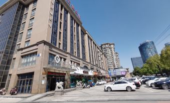 Puyuan Qihonglou Hotel