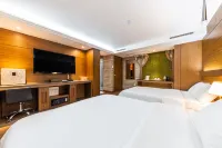 Friendly DH Naissance Hotel by Mindrum Group