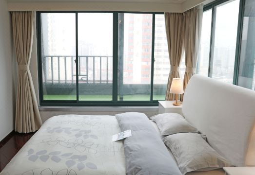 2. 상하이 코스모 ..