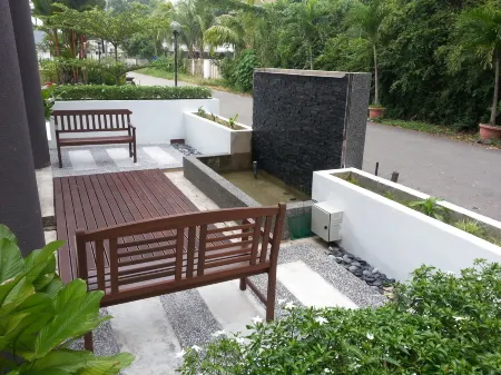 Casuarina Hotel Отели рядом с достопримечательностью «Waikiki Condominium»