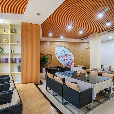Wansheng Garden Hotel (Xinyang Luoshan Xiya Libao Plaza Branch)