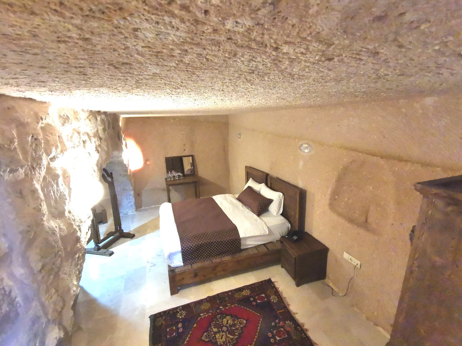 Helike Cave Hotel