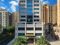 Golden Claw Hotel Hotels near Julong Town