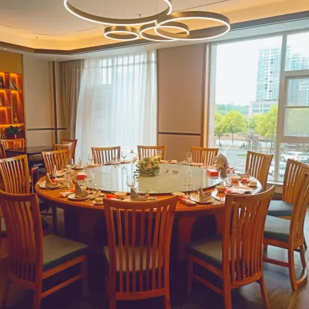 Xinyang West Selection Hotel (Wanda Plaza High Speed Rail East Station Branch)