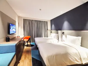Holiday Inn Express Pengzhou Downtown