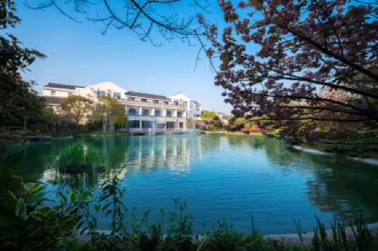 蘇州彤日涵園湖濱度假飯店 雨洞附近的飯店