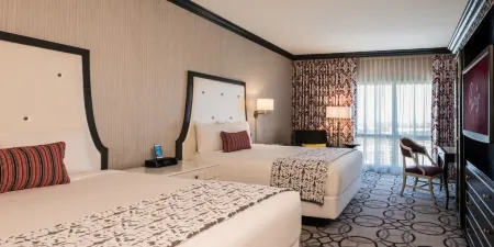 Paris Las Vegas Отели рядом с достопримечательностью «The Spa at the LINQ»