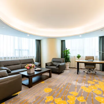 Liangyou Fulin Hotel (Jinan Quancheng Square Daming Lake Branch) Отели рядом с достопримечательностью «Источник Heihu»
