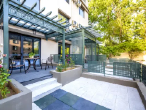 穀雨海景酒店（北戴河鴿子窩店） 鄰近北戴河碧螺塔海上酒吧公園的酒店