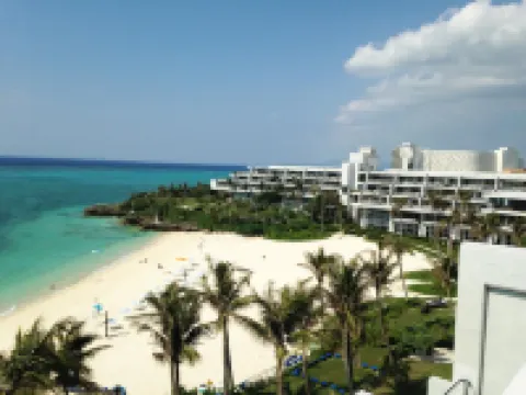 ザ・ムーンビーチ　ミュージアムリゾート 恩納村のホテル