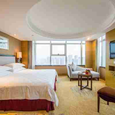 石獅愛樂皇冠假日飯店 Rooms