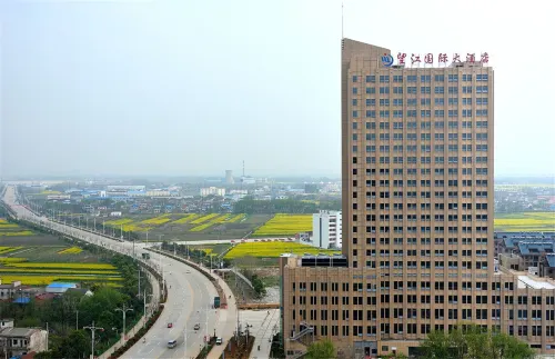 Wangjiang International Hotel Hotel di Wangjiang County