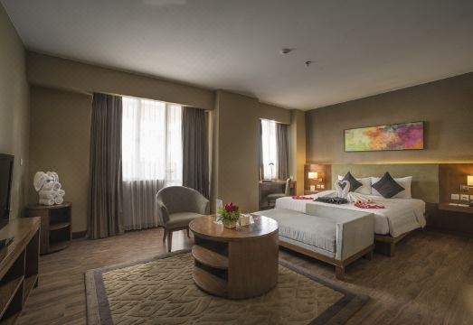 1. 엘 호텔 로열 ..