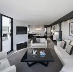 Crown Metropol Perth Hotels in Ривервейл