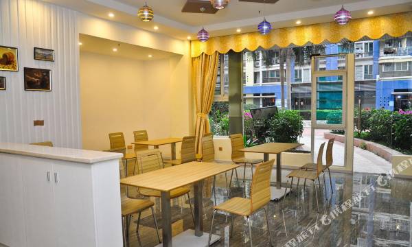 Guangzhou Huiyin Fashion Hotel (Pazhou Convention and Exhibition Xingang East Subway Station)