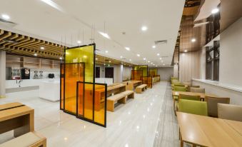 Golden Stone Business Hotel