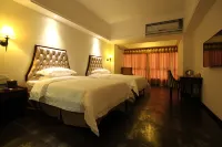 Zhonghui Hotel - balcony