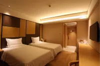 Ji Hotel (Shanghai Kangqiao Xiuyan Road) Отели рядом с достопримечательностью «Синтин 360 Площадь (Шанхайский Кэнбридж-магазин)»