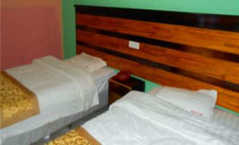 Jinghong Business Hotel