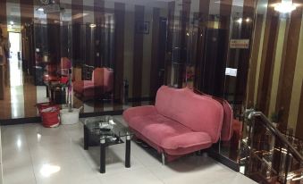 Jiangyang Business Hotel (Shanghai Jiamusi Road)