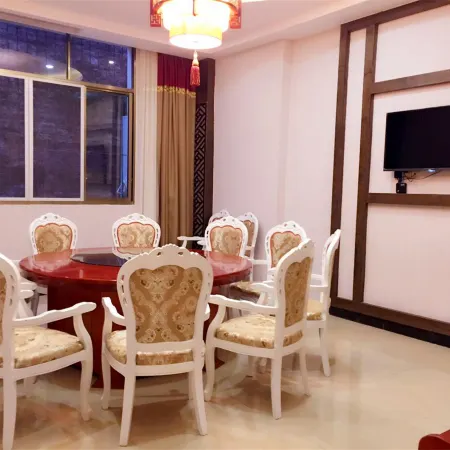 Peng'an Huangting Mountain Villa
