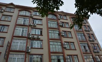 Gaozhou Yanjiang San Hotel