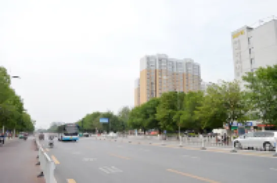 โฮมอินน์ (ถนนหรงฮวาเหนือ เมืองอี้หราน สถานีเหนือเหิงสุ่ย เอ้อจง เหิงสุ่ย) โรงแรมในเหิงสุ่ย