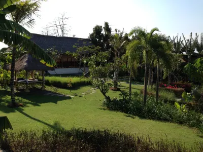 Ekas Breaks Resort Hotel dekat Pantai Kura-Kura