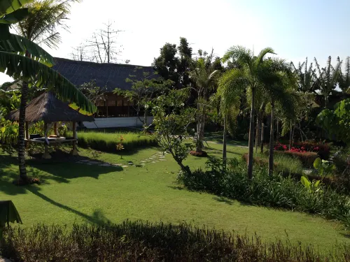 Ekas Breaks Resort Hotels in Sekaroh
