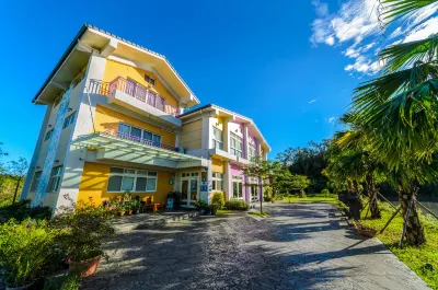 Barefoot Springs Hostel 둥산향 호텔